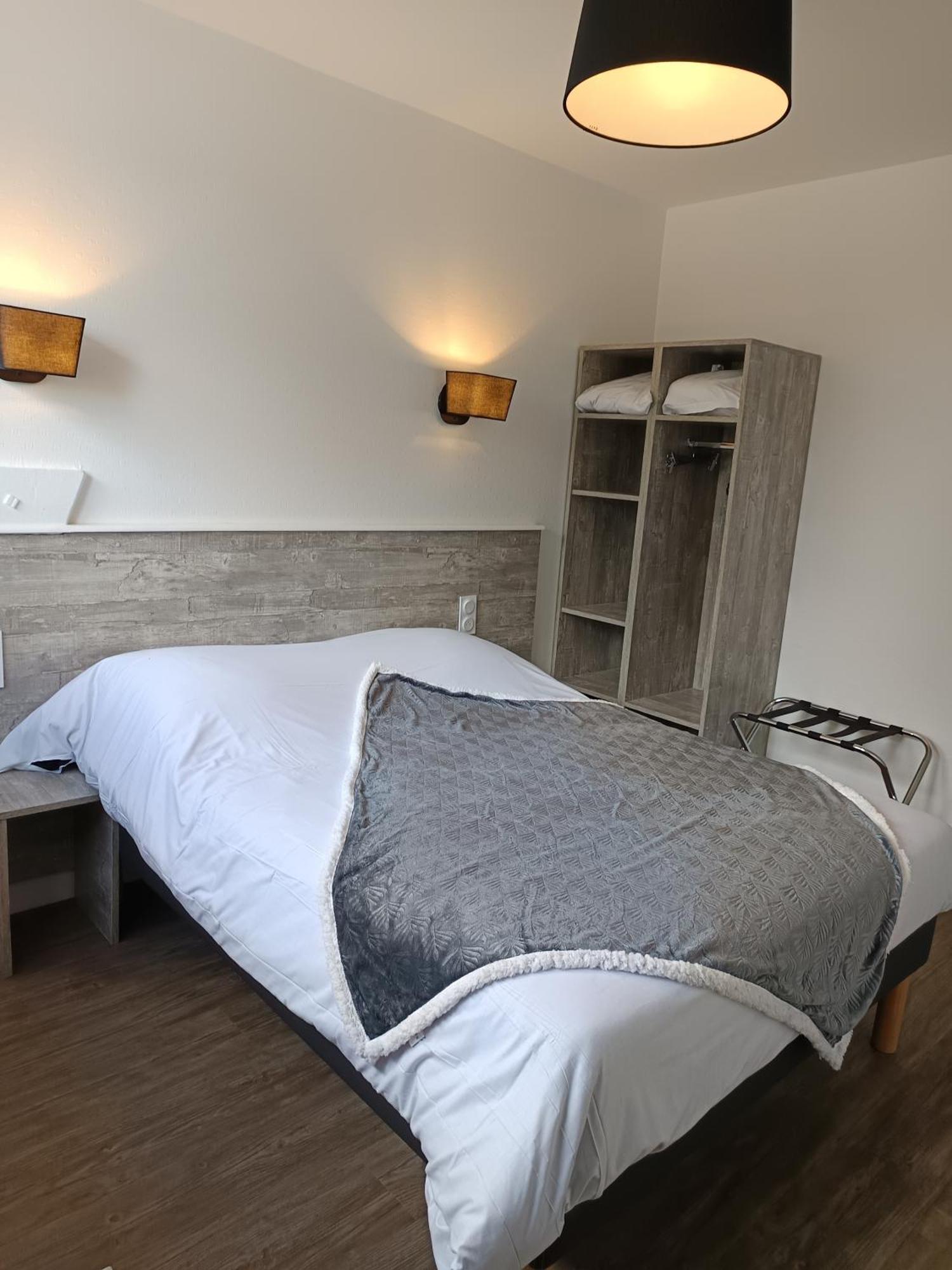 Le Relais Du Velors Hotel Beaumont-en-Veron Bagian luar foto